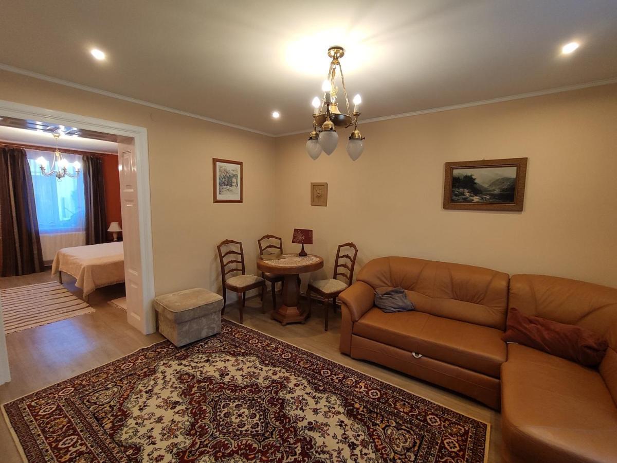 Dom Pod Zegarem Apartment Пшемишъл Екстериор снимка