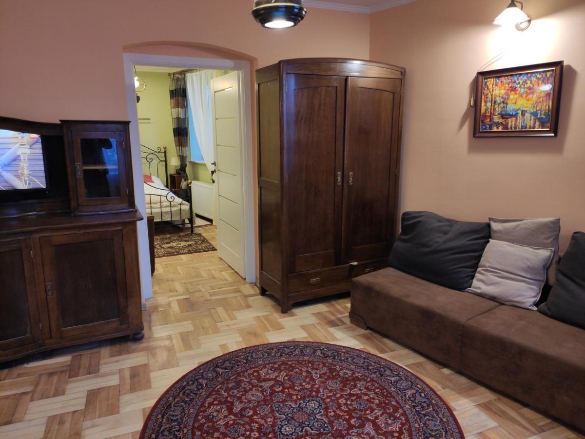 Dom Pod Zegarem Apartment Пшемишъл Екстериор снимка