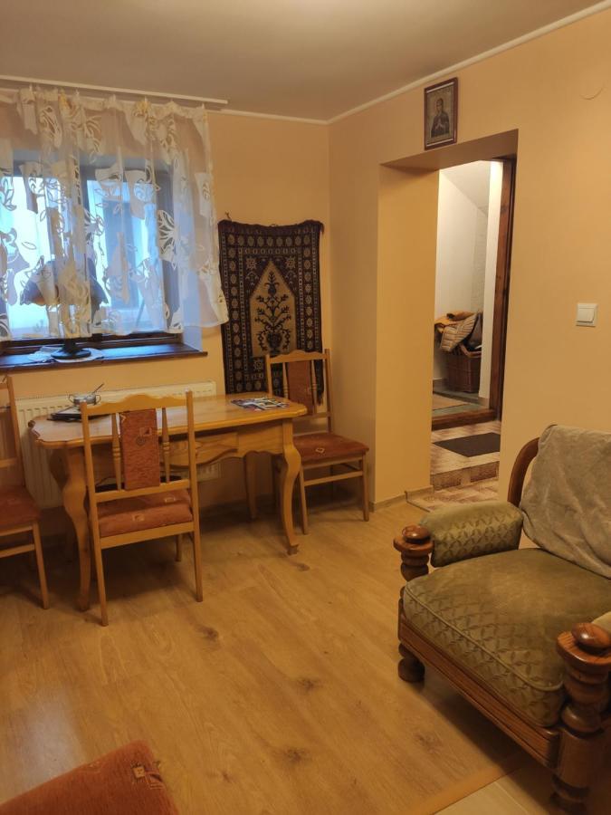 Dom Pod Zegarem Apartment Пшемишъл Стая снимка
