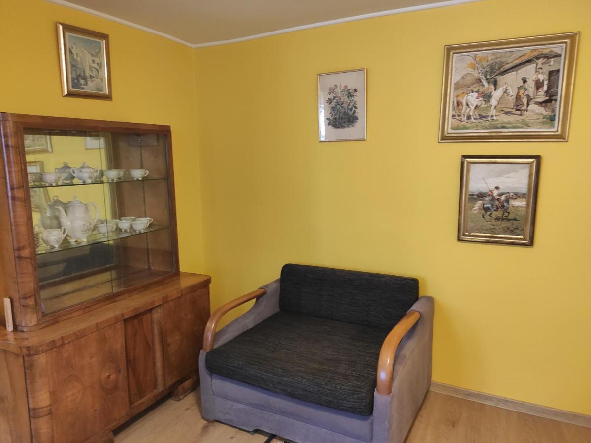 Dom Pod Zegarem Apartment Пшемишъл Екстериор снимка
