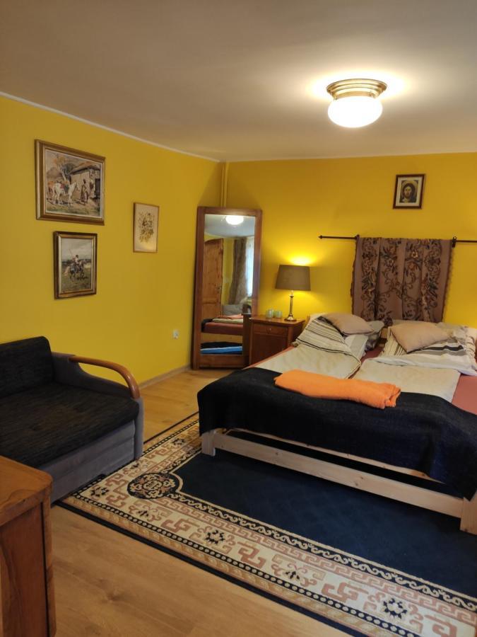 Dom Pod Zegarem Apartment Пшемишъл Екстериор снимка