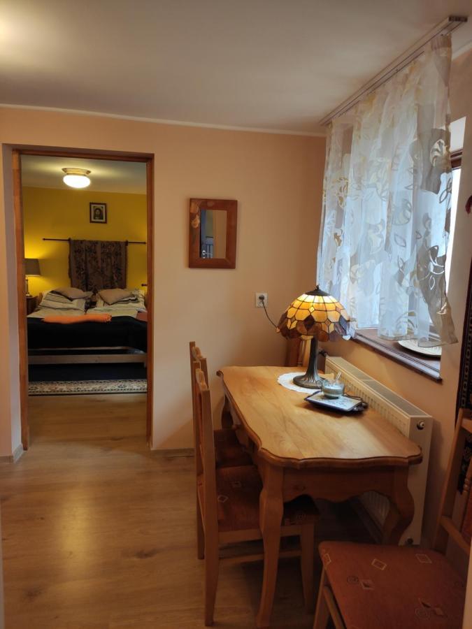 Dom Pod Zegarem Apartment Пшемишъл Екстериор снимка