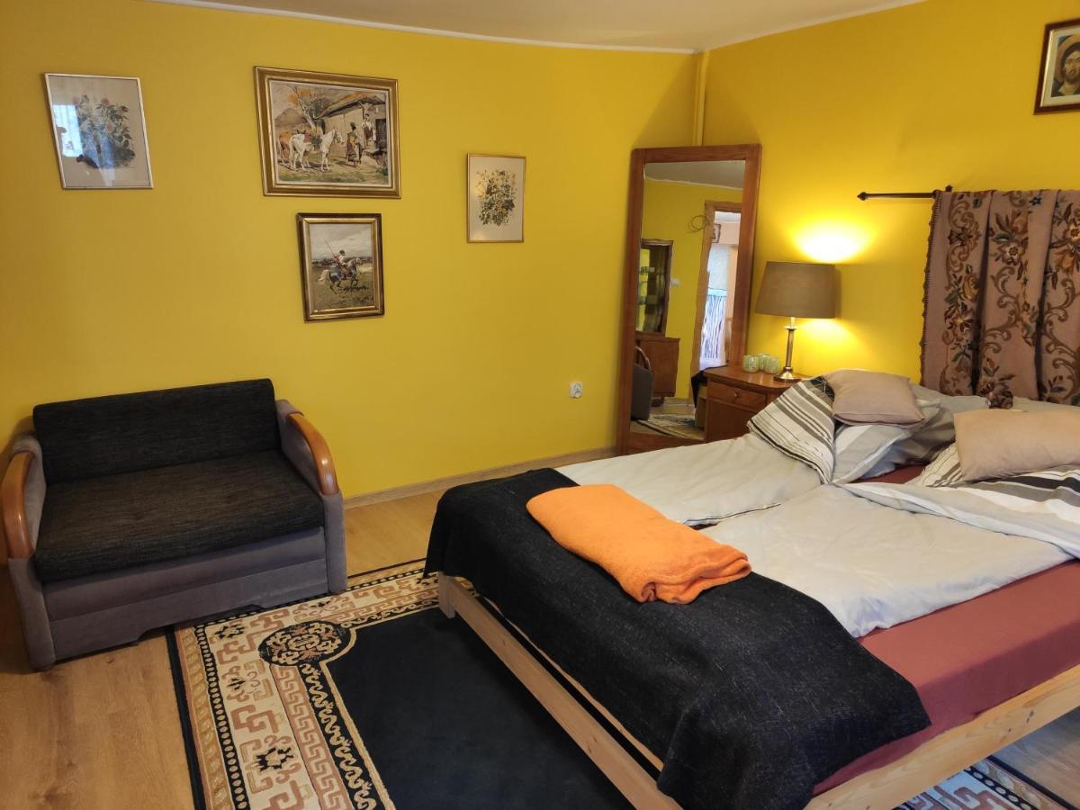 Dom Pod Zegarem Apartment Пшемишъл Екстериор снимка